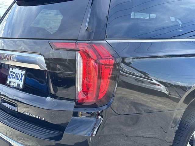 Used 2021 GMC Yukon XL Denali w/ Denali Premium Package image 12