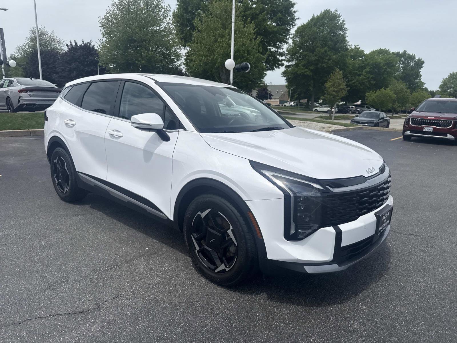 Used 2026 Kia Sportage EX FWD image 11