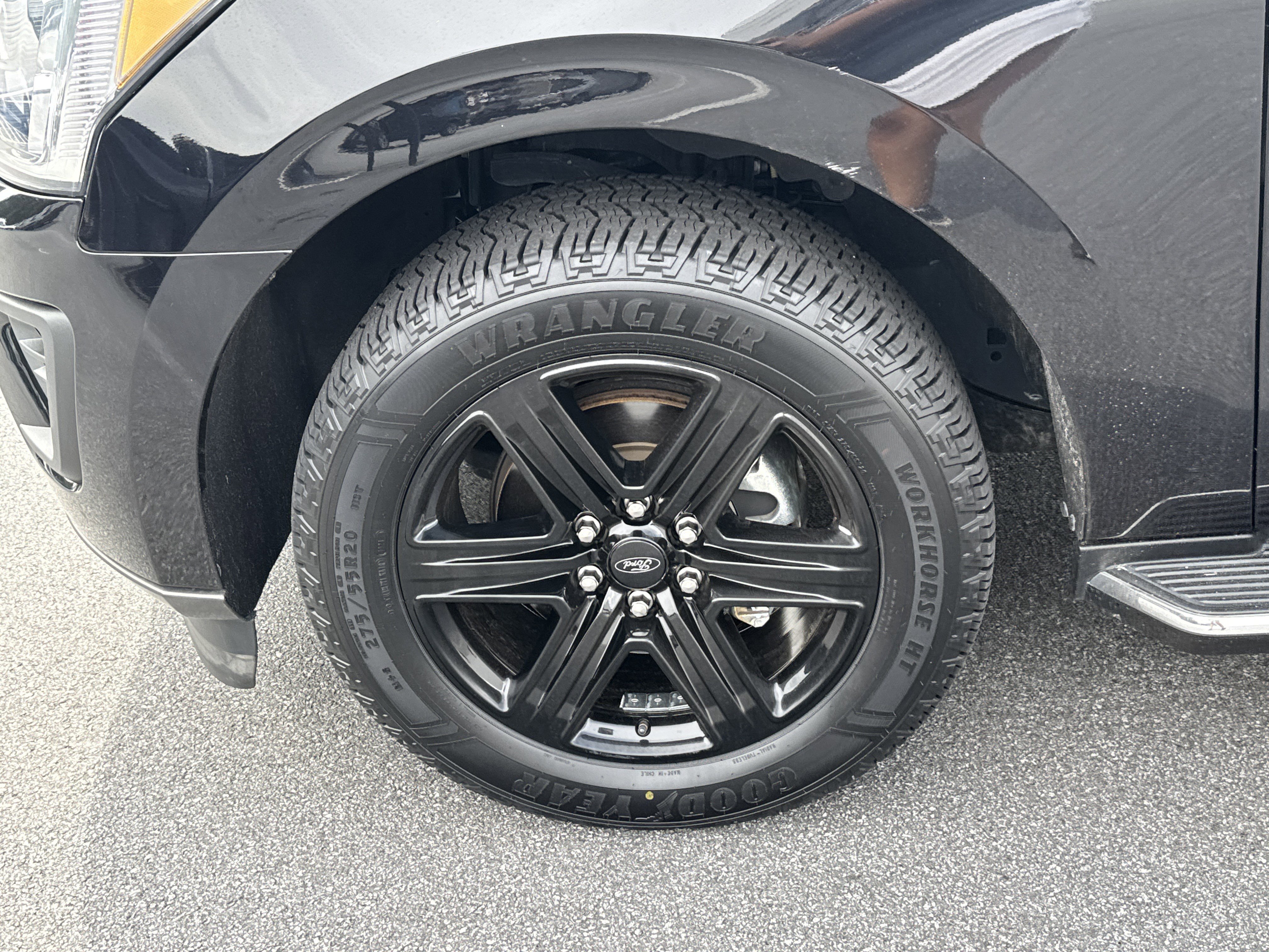 Used 2021 Ford Expedition XLT image 14