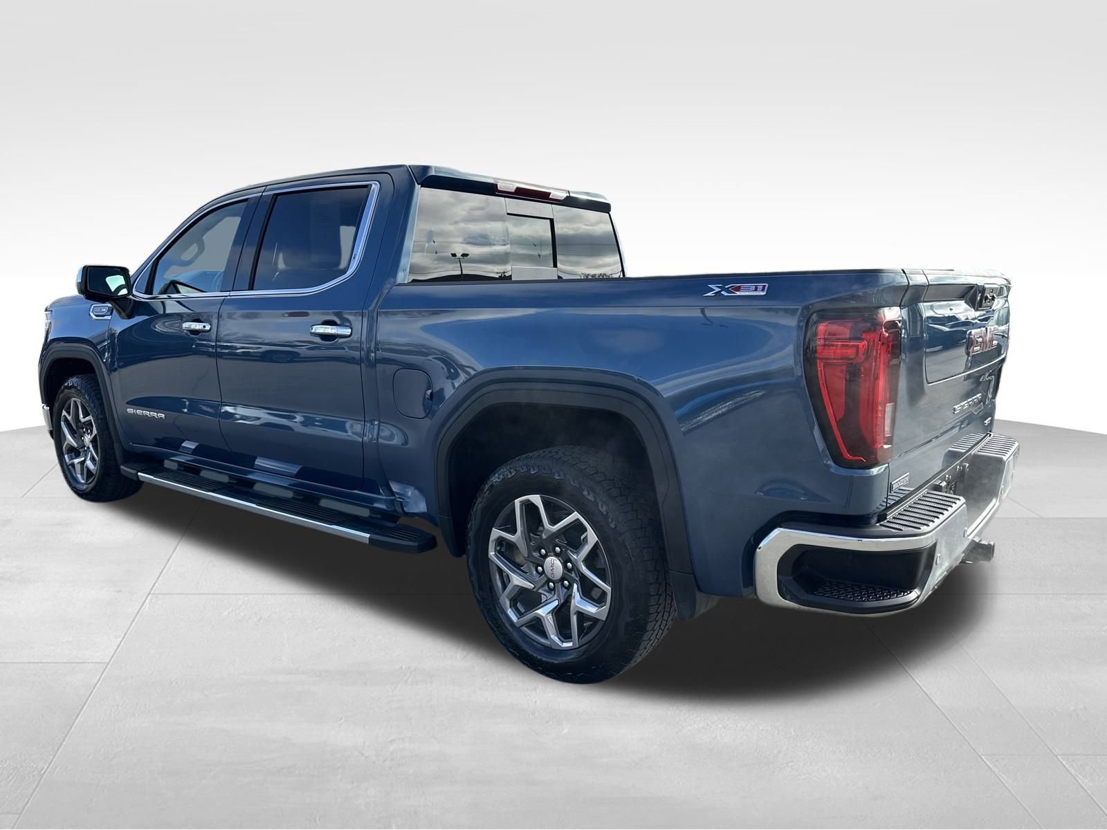 Used 2024 GMC Sierra 1500 SLT w/ SLT Premium Plus Package image 19