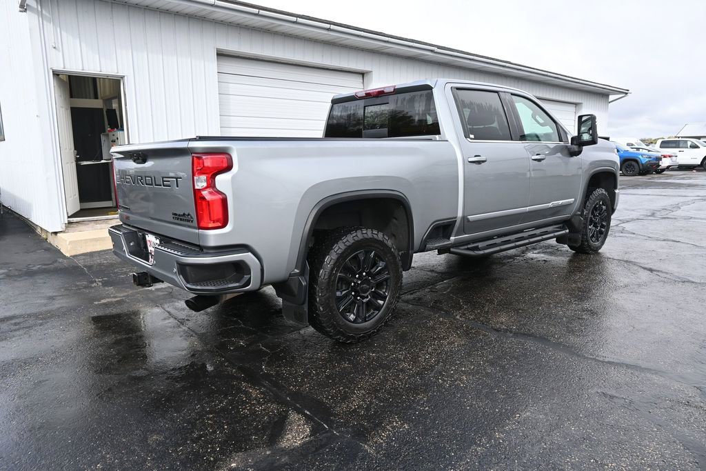 Used 2024 Chevrolet Silverado 2500 High Country w/ Technology Package AWD/4WD image 8