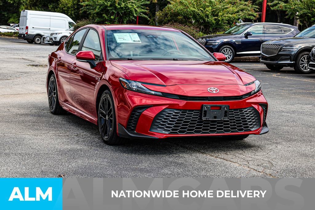 Used 2025 Toyota Camry SE image 5