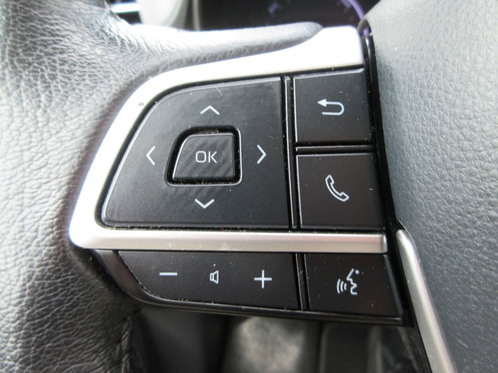 Used 2021 Toyota Sienna XLE FWD image 25