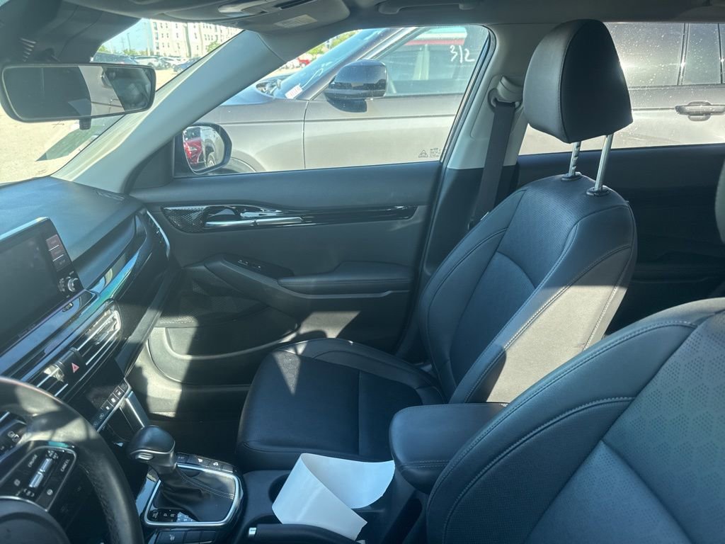Used 2021 Kia Seltos EX image 8