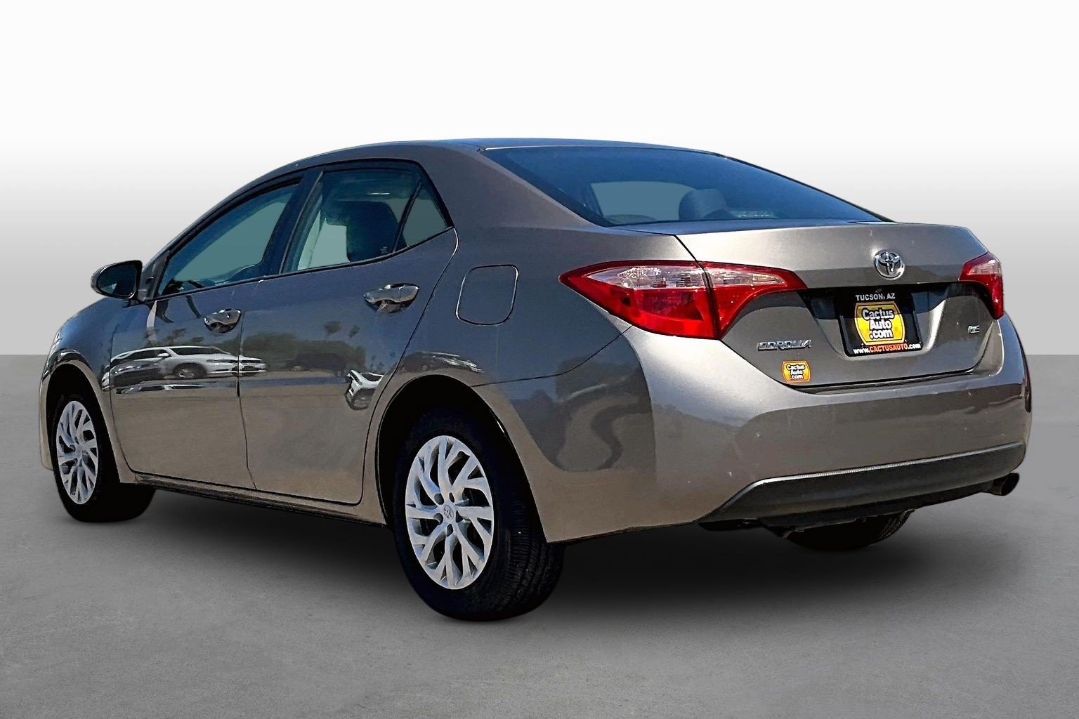 Used 2018 Toyota Corolla LE FWD image 11