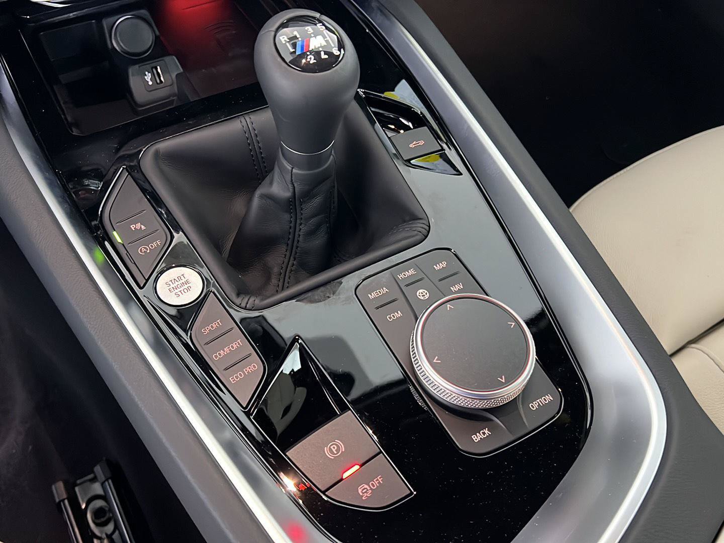New 2026 BMW Z4 M40i w/ Premium Package RWD image 11