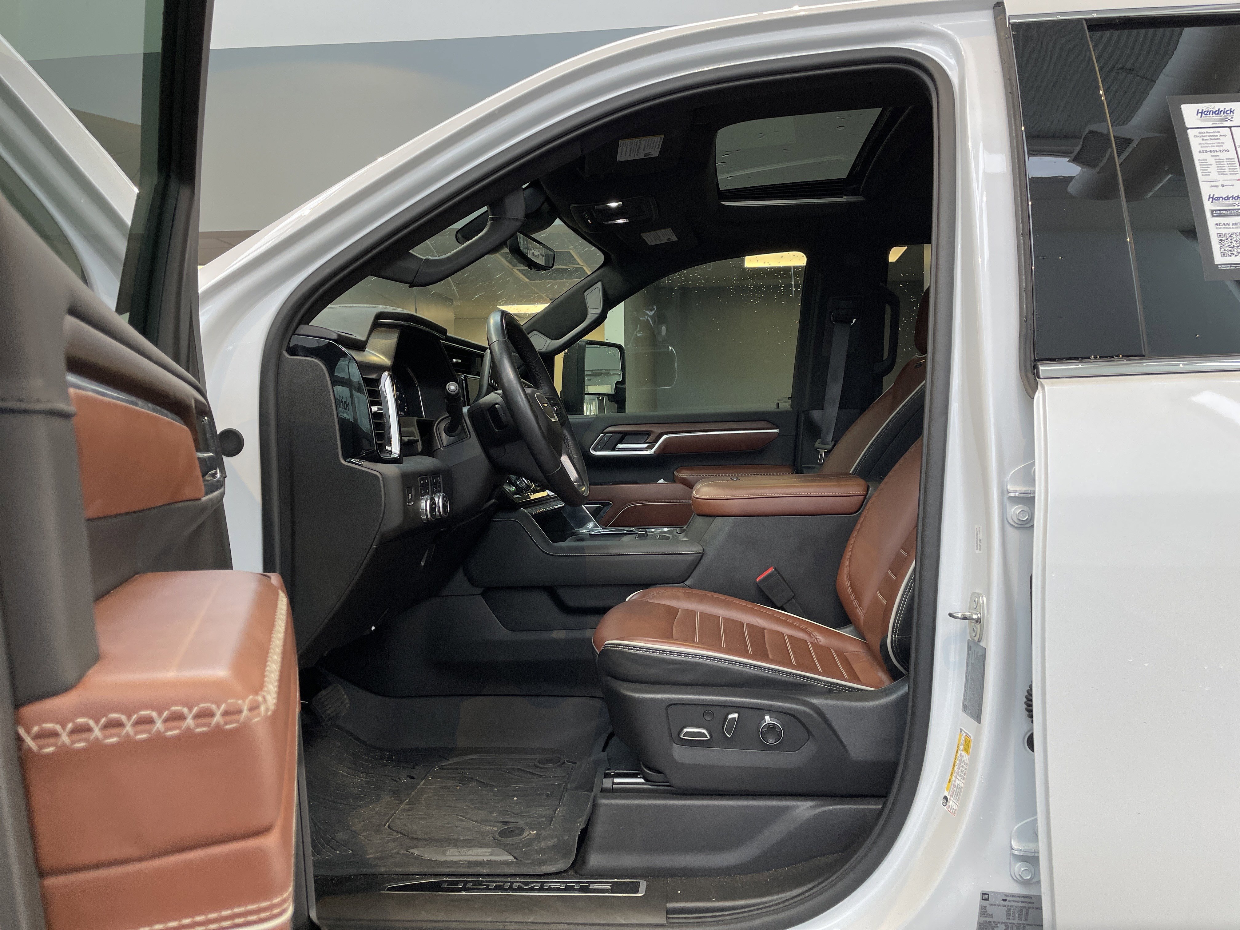 Used 2024 GMC Sierra 2500 Denali Ultimate AWD/4WD image 17