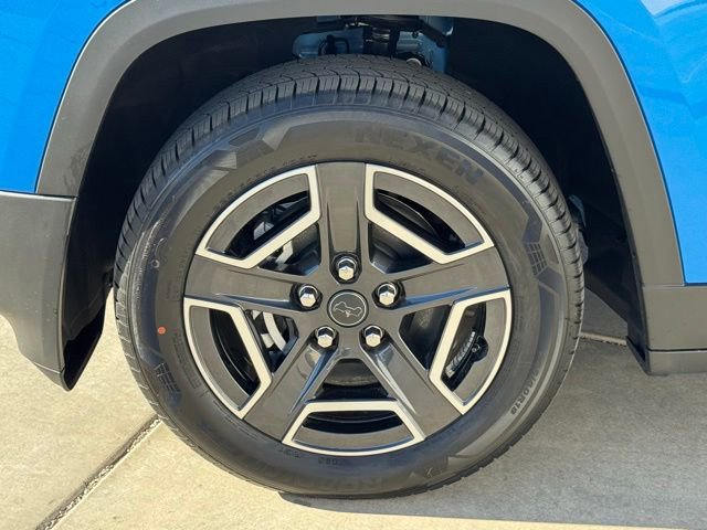 New 2026 Jeep Cherokee Laredo image 7