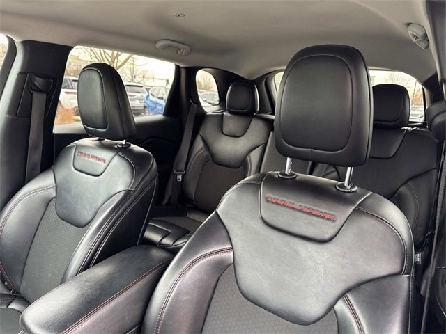 Used 2019 Jeep Cherokee Trailhawk image 32
