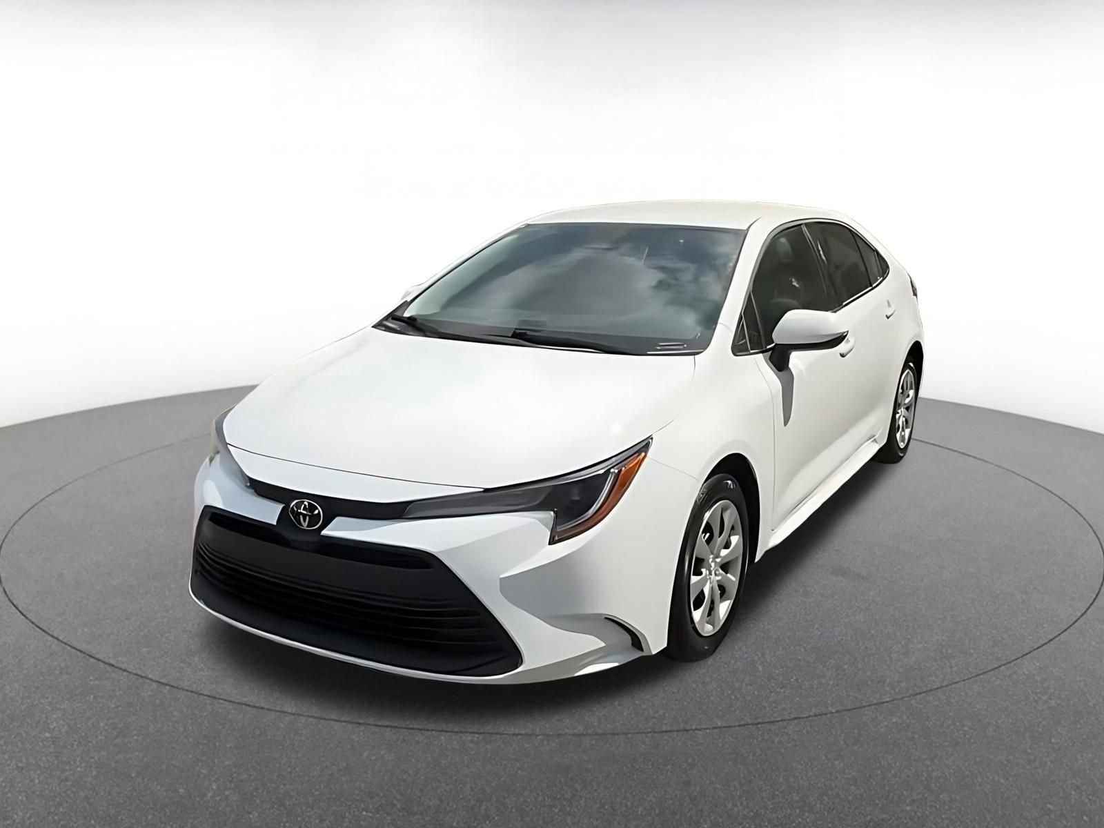 Used 2025 Toyota Corolla LE image 6