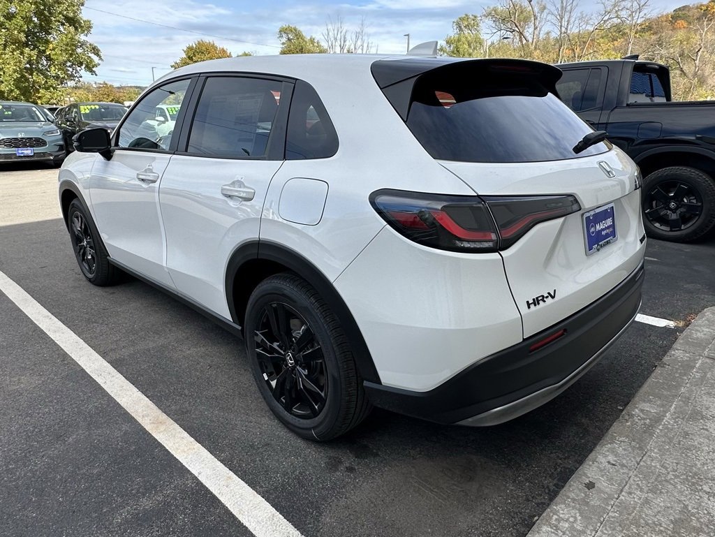 New 2026 Honda HR-V Sport image 2