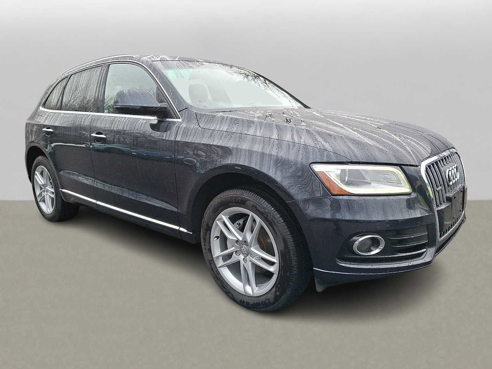 Used 2017 Audi Q5 2.0T Premium Plus w/ Technology Package image 3