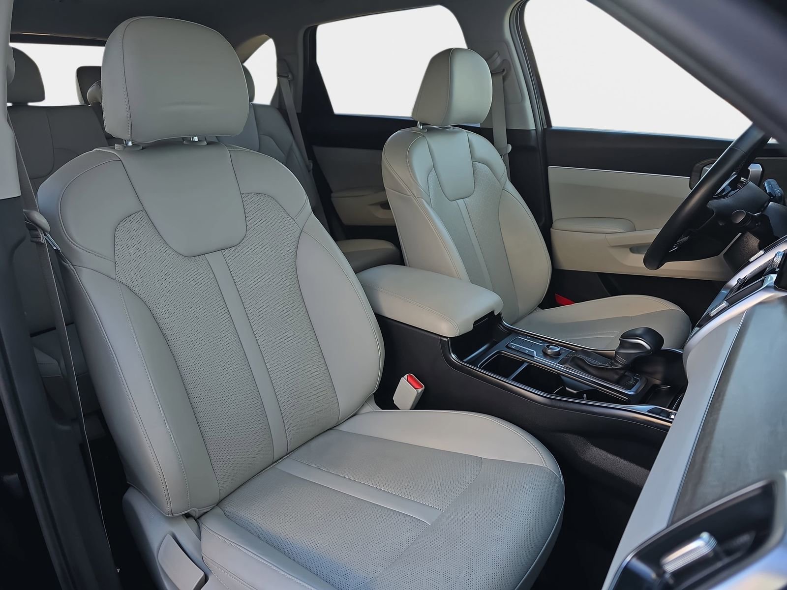 Used 2023 Kia Sorento S image 12