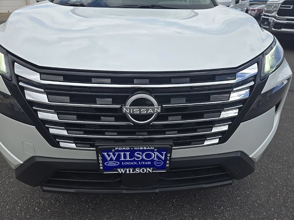 Used 2025 Nissan Rogue SV AWD/4WD image 30