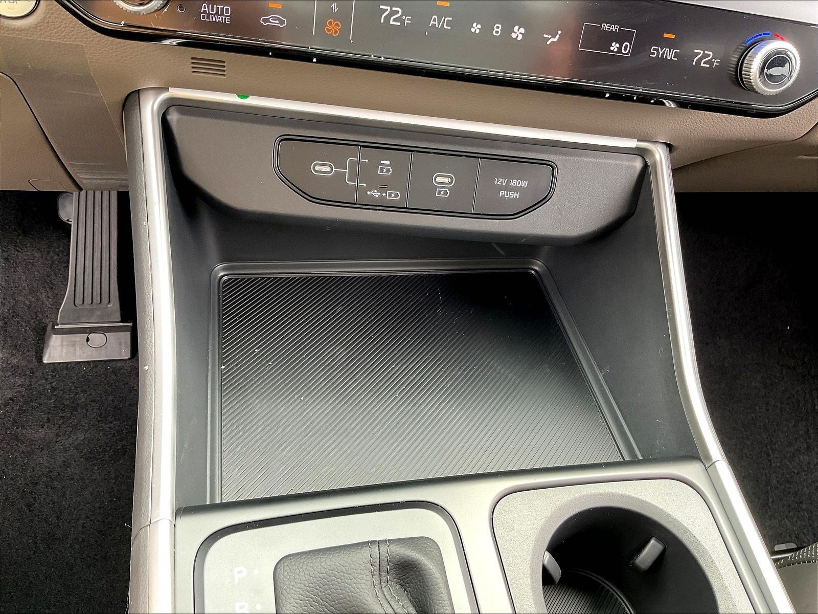 New 2027 Kia Carnival FWD image 24