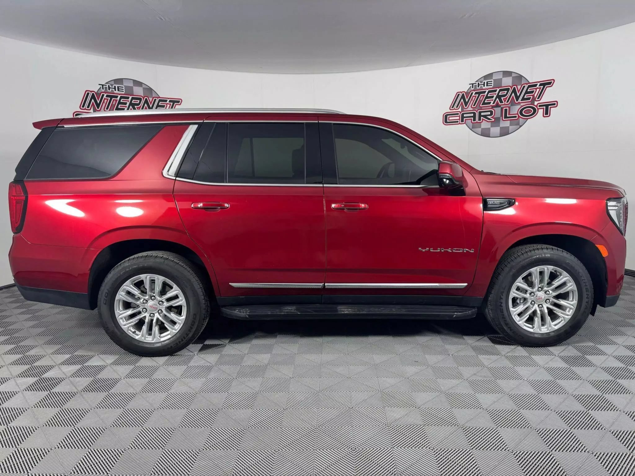 Used 2023 GMC Yukon SLT w/ SLT Luxury Package AWD/4WD image 8