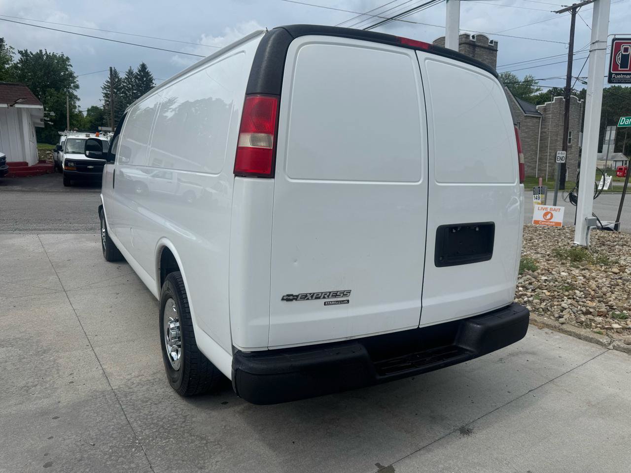 Used 2015 Chevrolet Express 3500 Extended RWD image 3