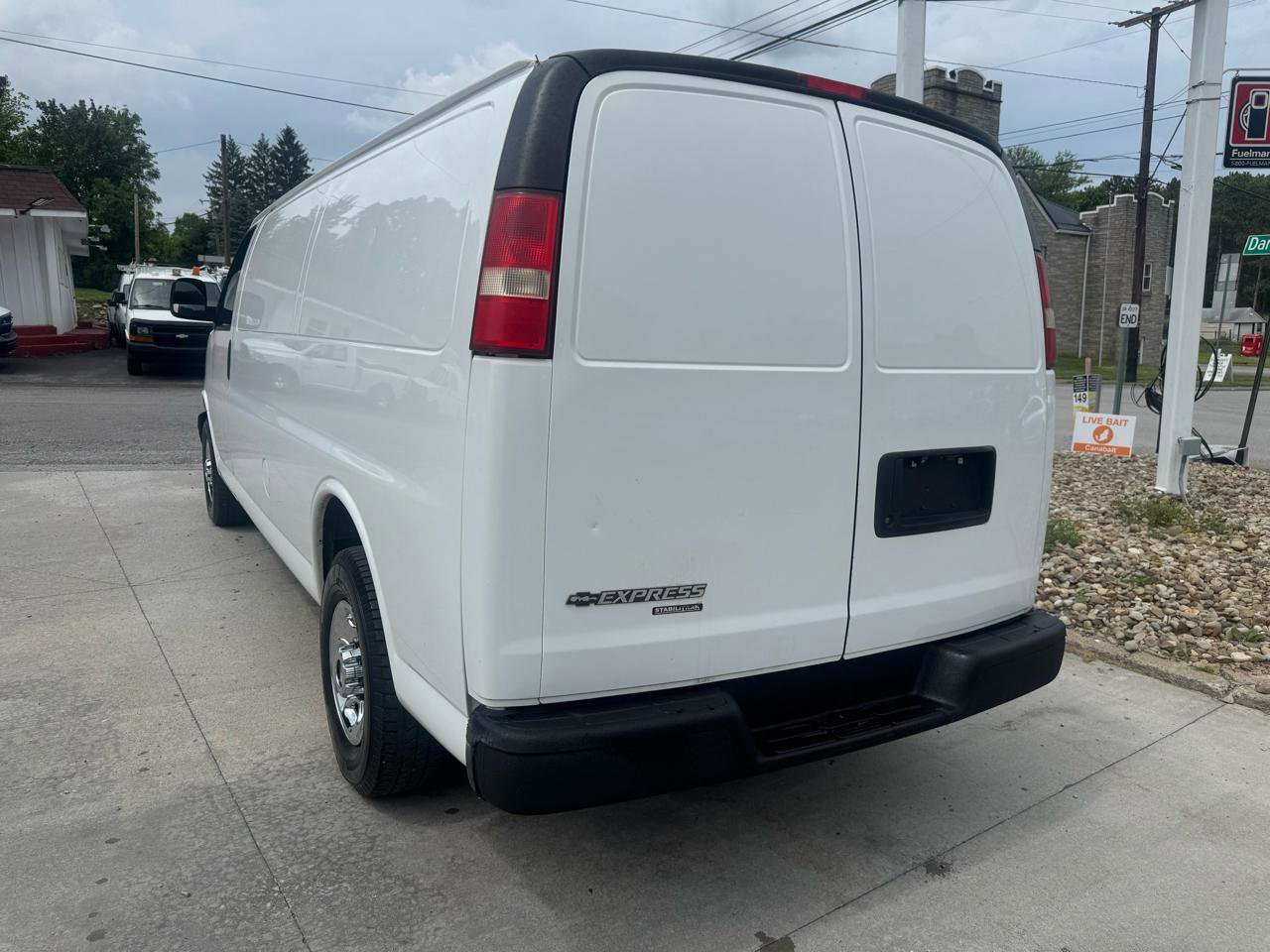Used 2015 Chevrolet Express 3500 Extended RWD image 3