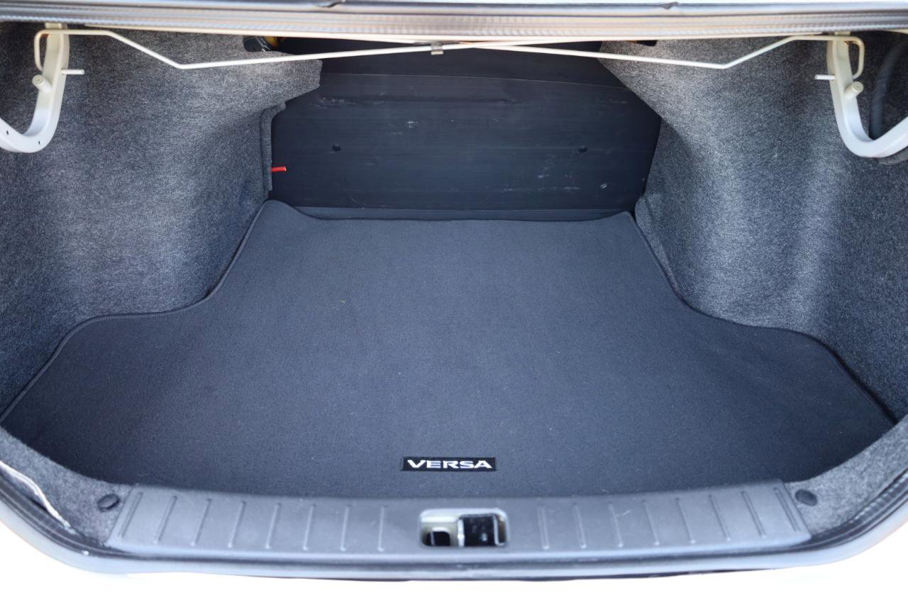 Used 2018 Nissan Versa S Plus FWD image 12