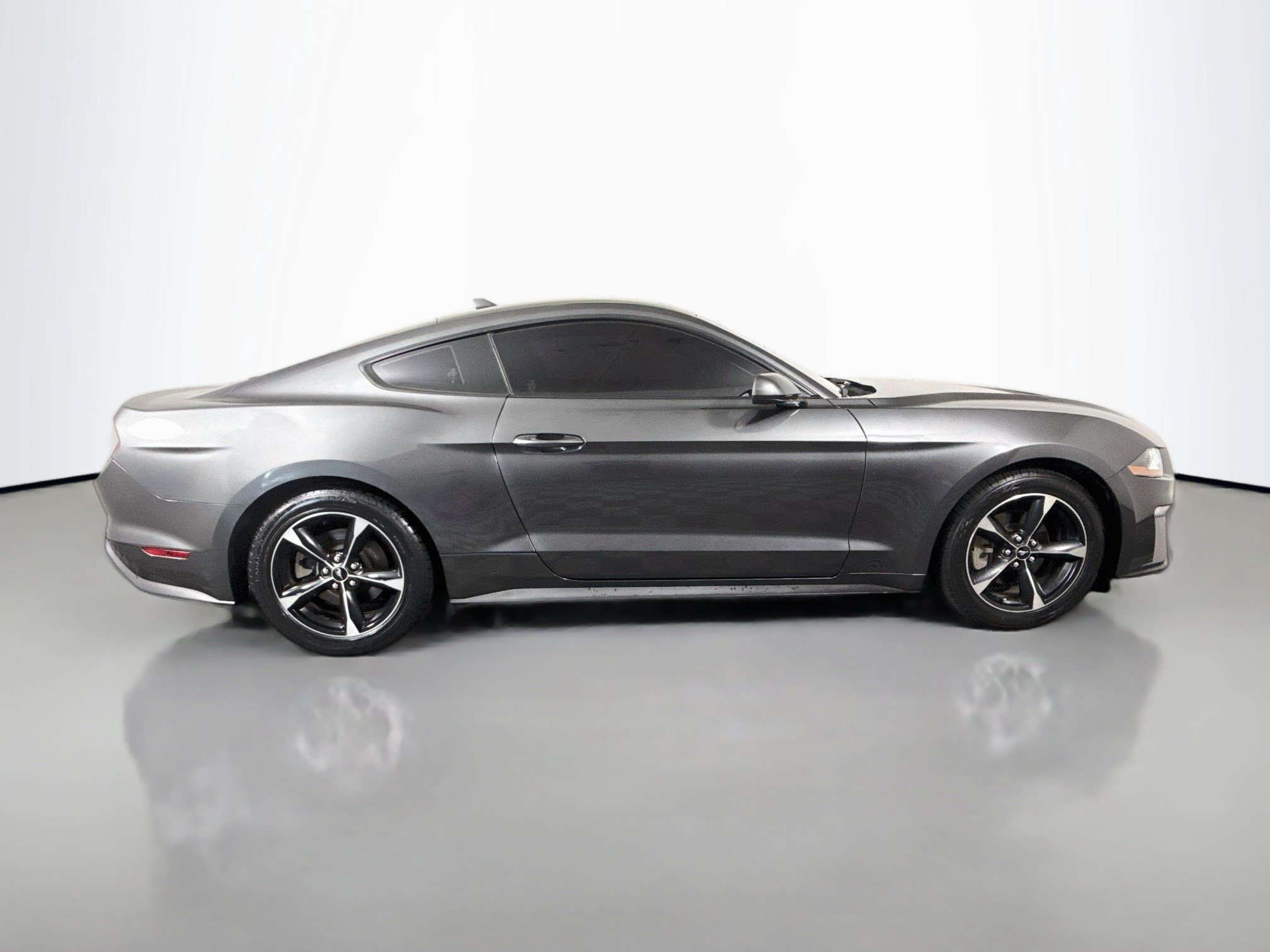 Used 2020 Ford Mustang Coupe RWD image 11