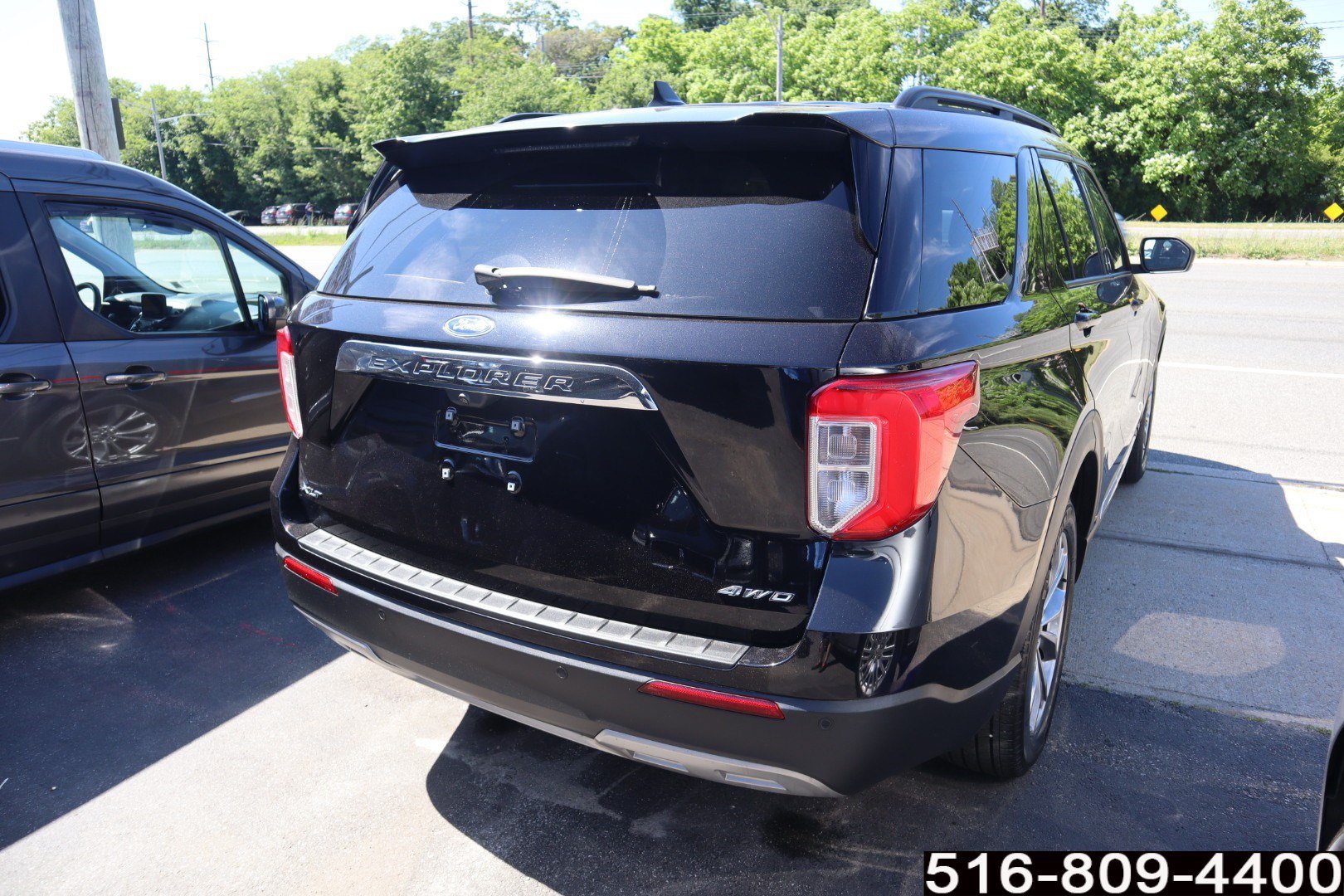 Used 2023 Ford Explorer XLT w/ Equipment Group 202A AWD/4WD image 5