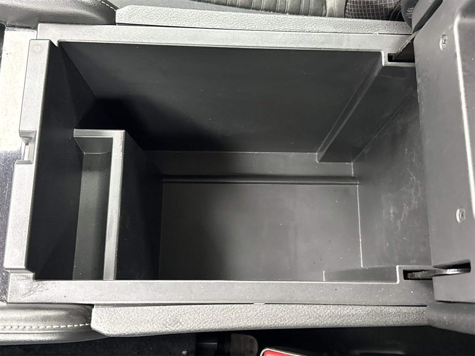 Used 2022 Nissan Pathfinder S image 36