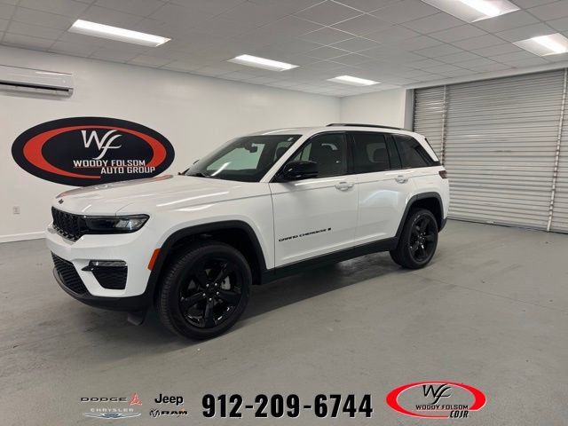 Used 2025 Jeep Grand Cherokee Limited w/ Black Appearance Package