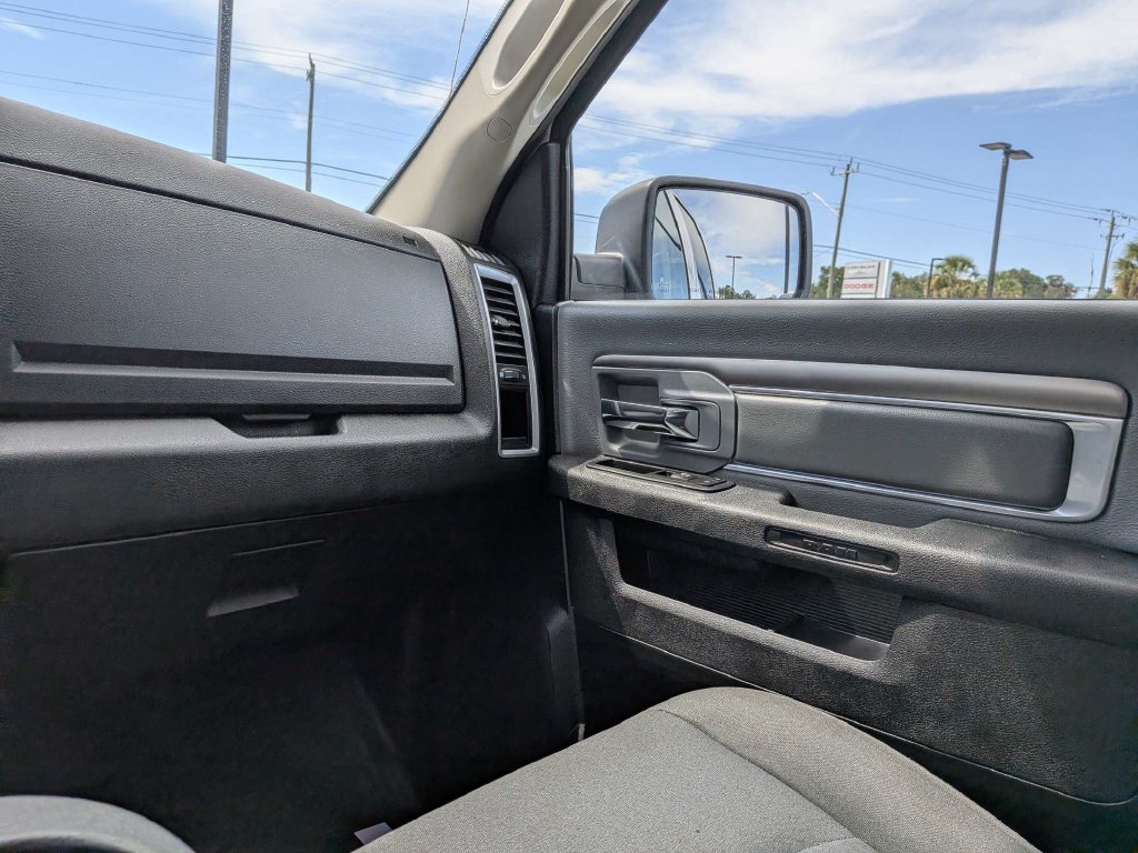 Used 2024 RAM 1500 Classic SLT AWD/4WD image 17