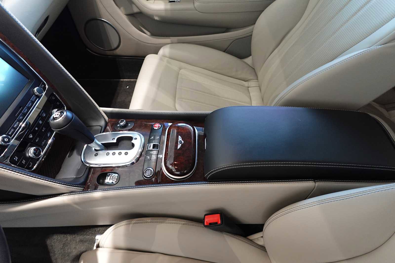 Used 2014 Bentley Continental GT image 35