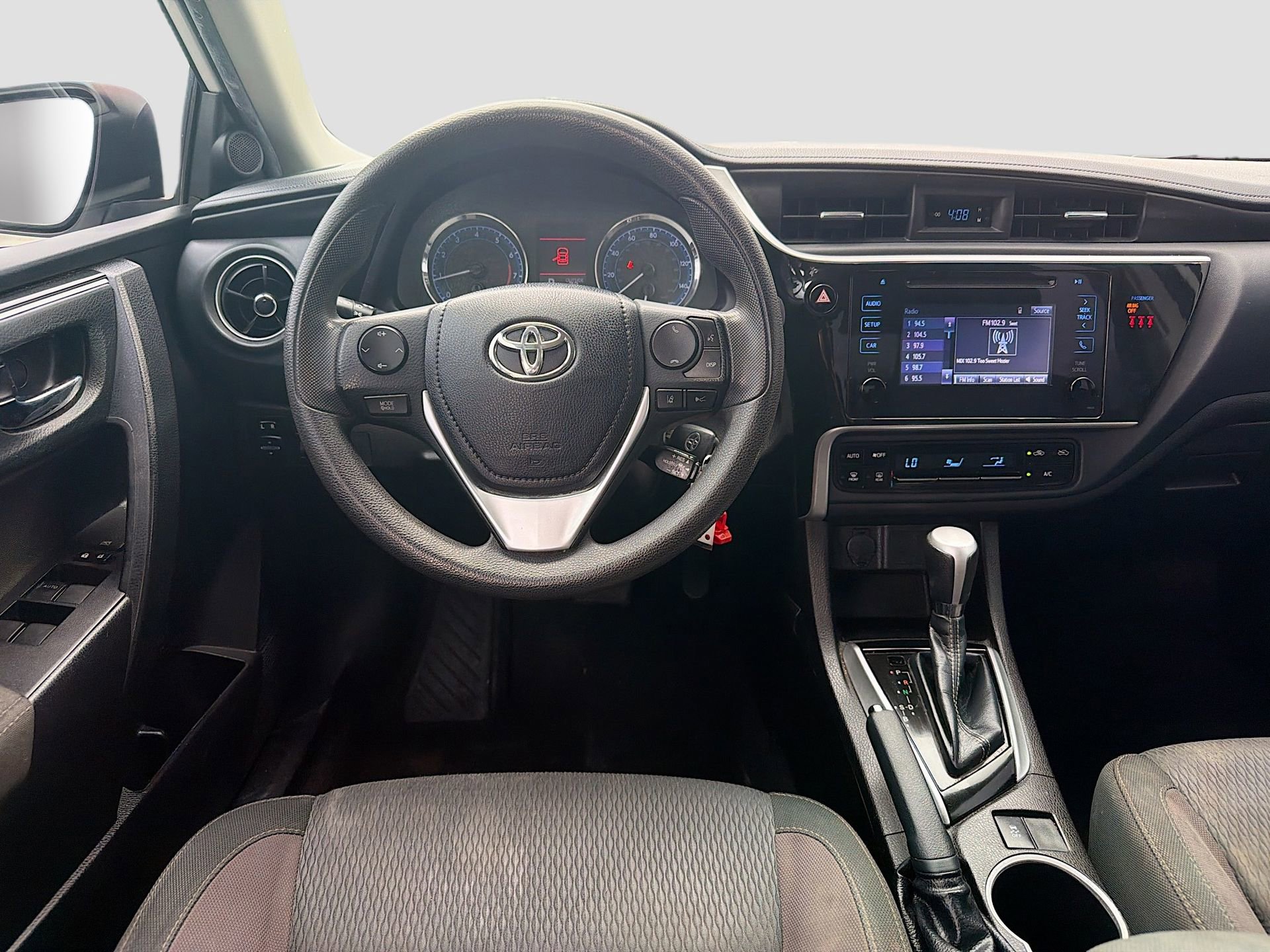Used 2019 Toyota Corolla LE w/ Carpet Mat Package (TMS) image 22