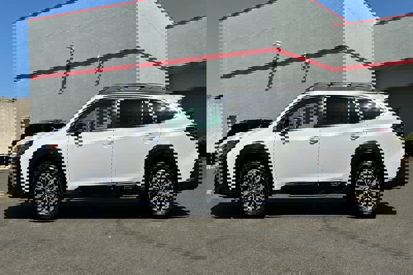 Used 2024 Subaru Outback Limited AWD/4WD image 9