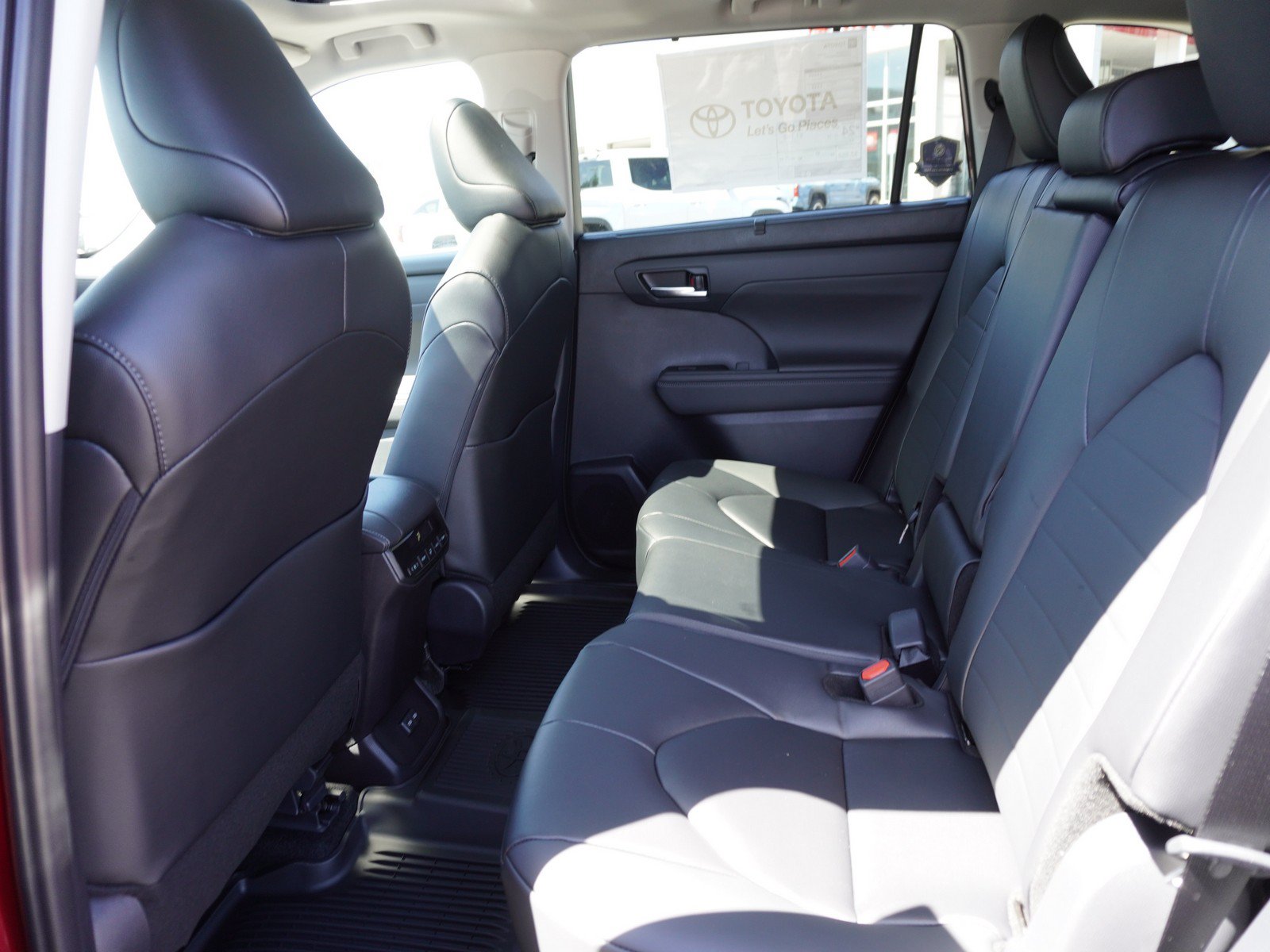 New 2026 Toyota Highlander XLE AWD/4WD image 15