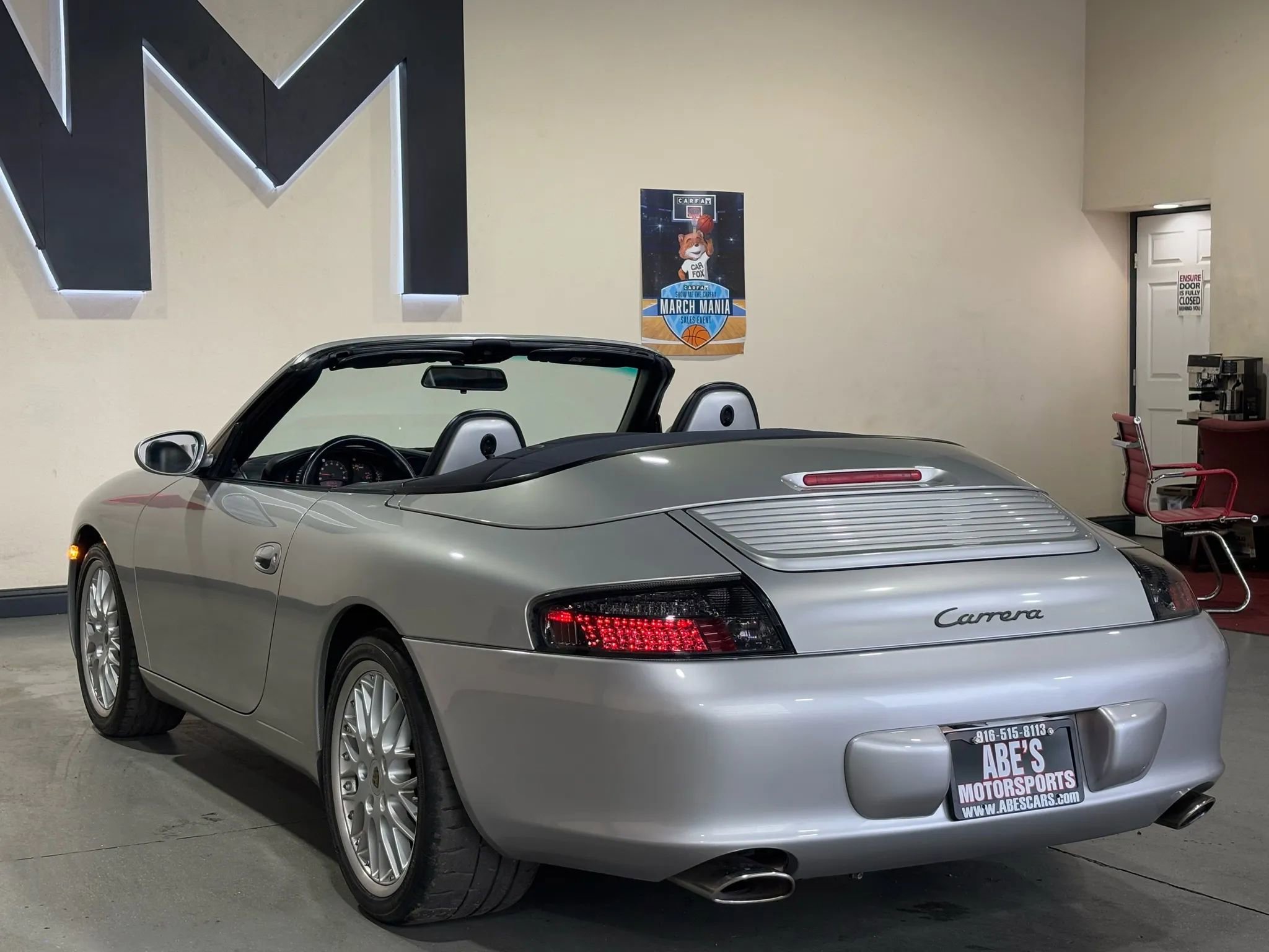 Used 2004 Porsche 911 Carrera image 11