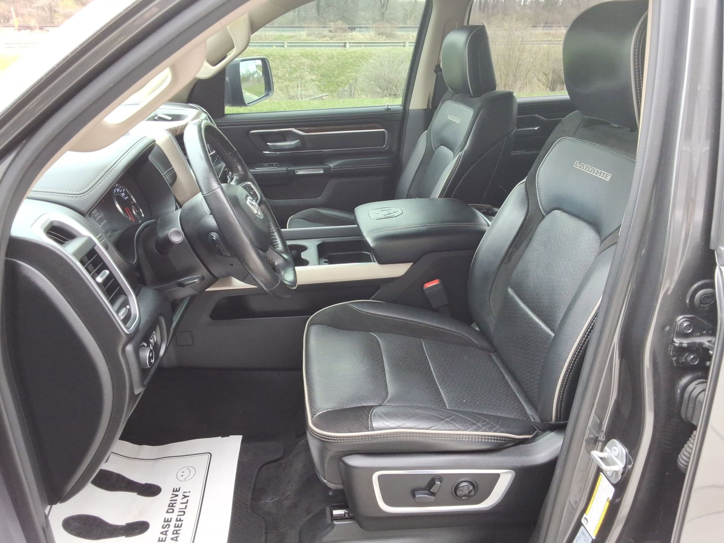 Used 2020 RAM 1500 Laramie AWD/4WD image 26