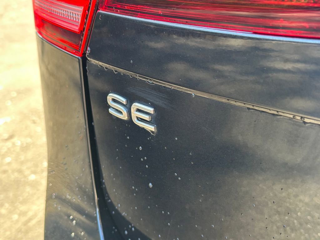 Used 2023 Volkswagen Tiguan SE image 39