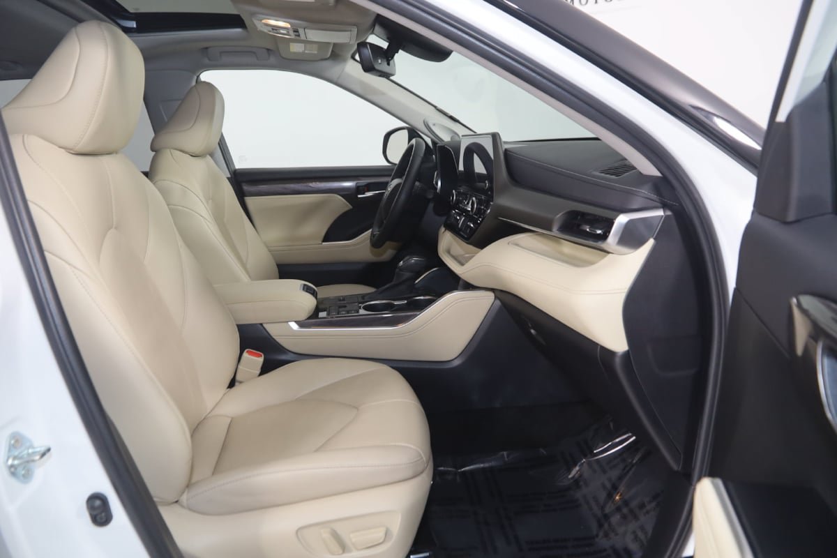 Used 2023 Toyota Highlander Limited AWD/4WD image 14