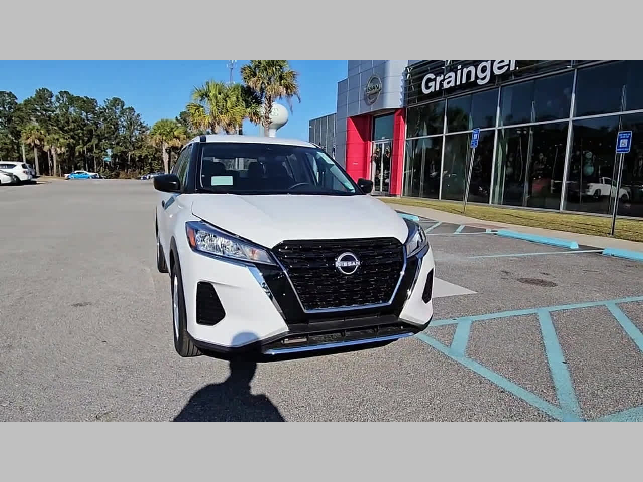 New 2025 Nissan Kicks Play S image 18