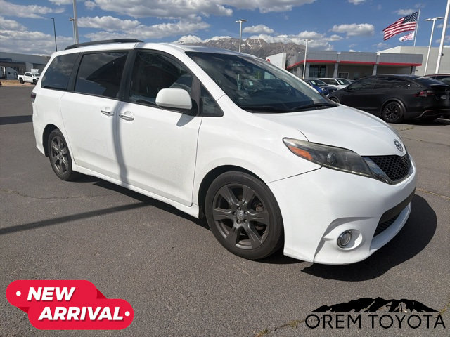 Used 2017 Toyota Sienna SE Premium