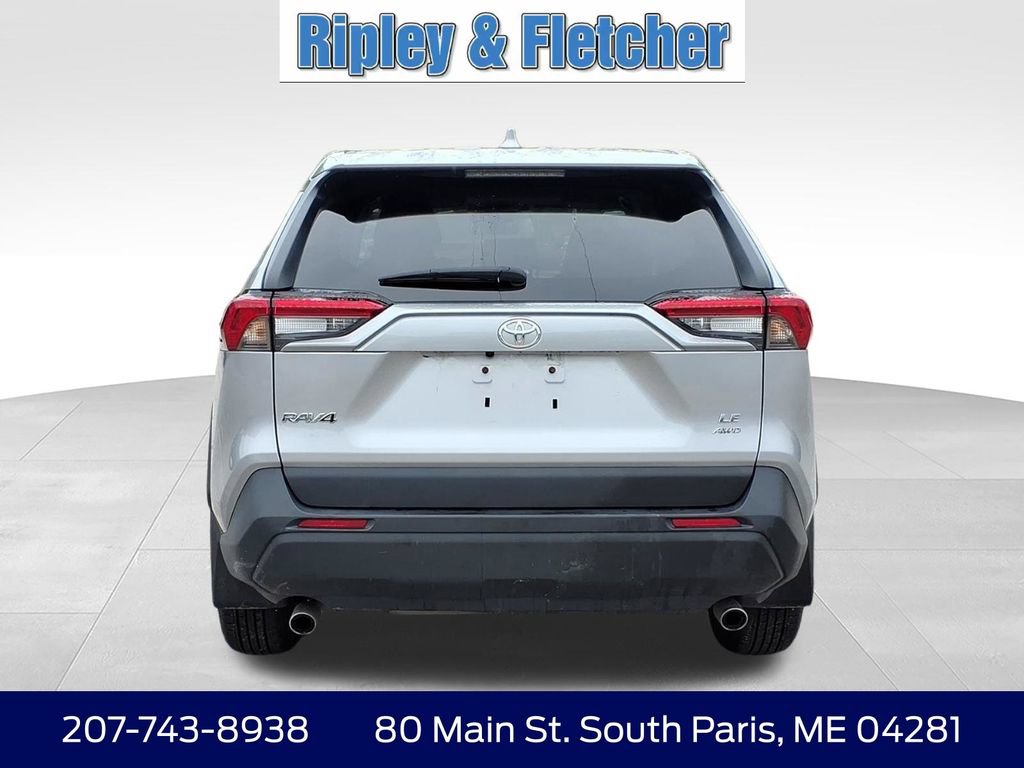 Used 2024 Toyota RAV4 LE AWD/4WD image 7