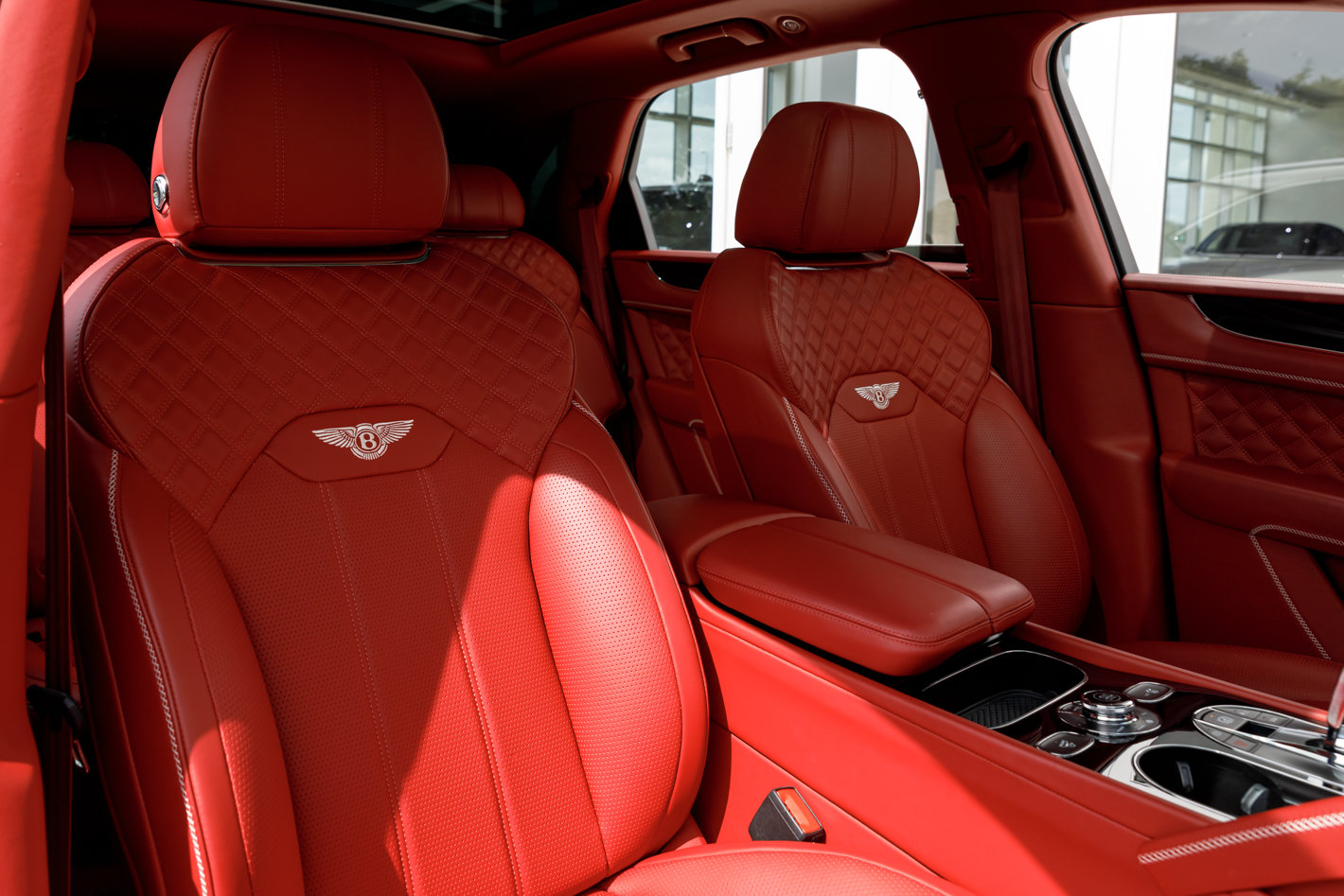 Used 2021 Bentley Bentayga AWD/4WD image 26