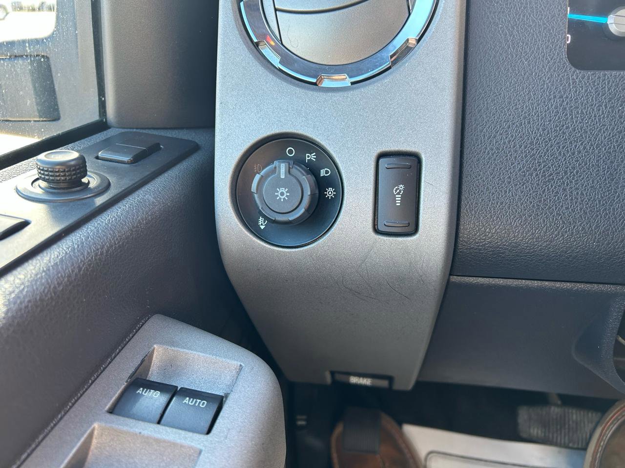 Used 2014 Ford F350 Lariat image 32