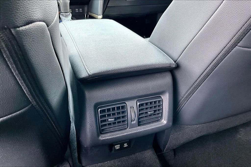 Used 2025 Toyota Camry XSE FWD image 10