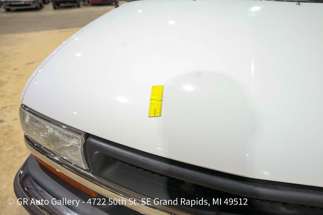 Used 2001 Chevrolet S10 Pickup LS w/ Preferred Equipment Group RWD image 31