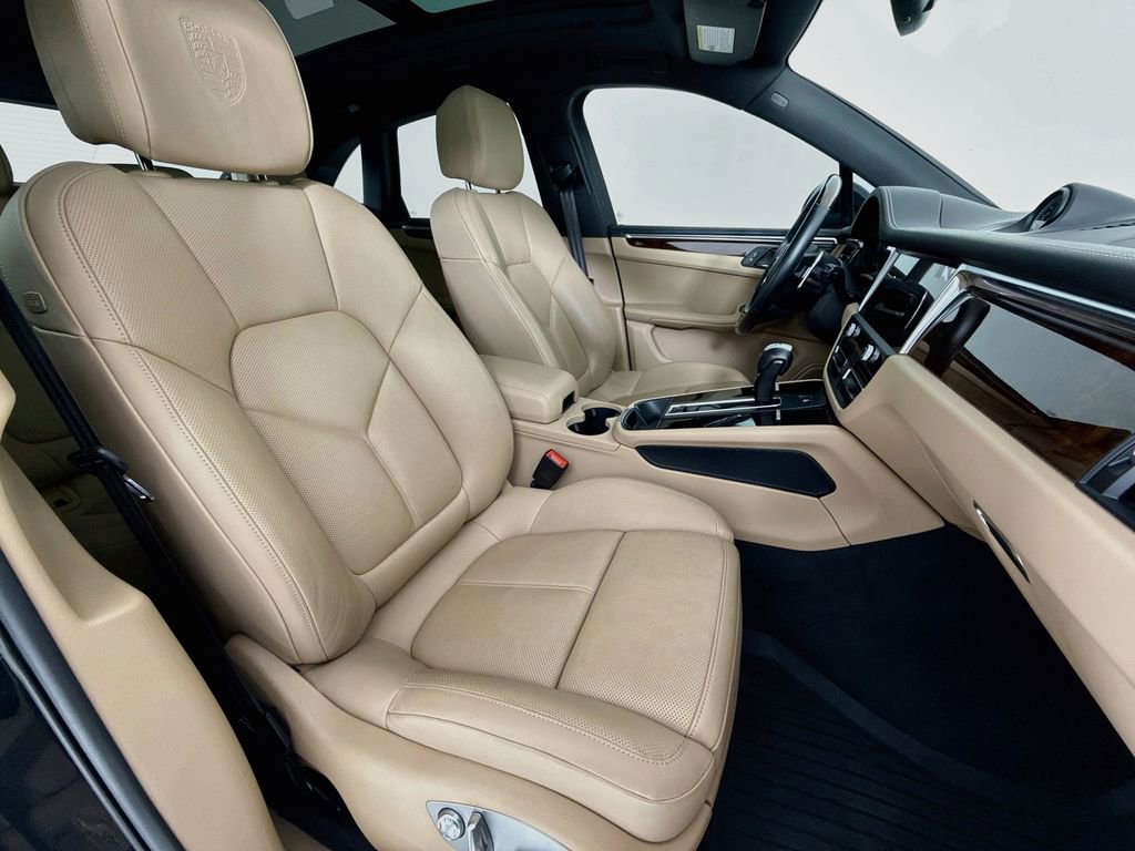Certified 2023 Porsche Macan GTS AWD/4WD image 30