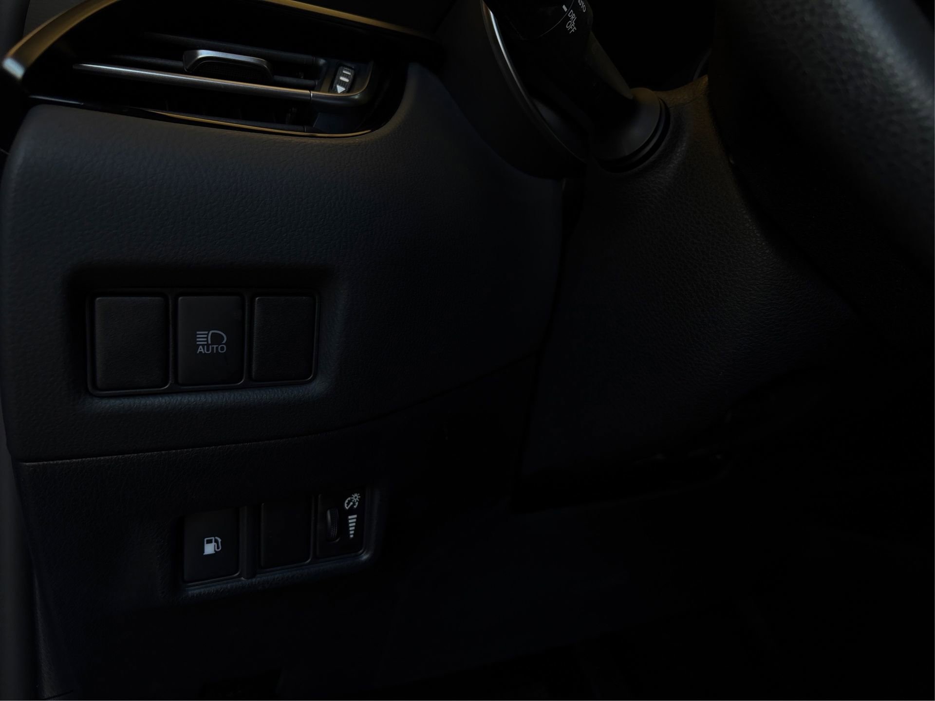 Used 2019 Toyota C-HR Limited image 20