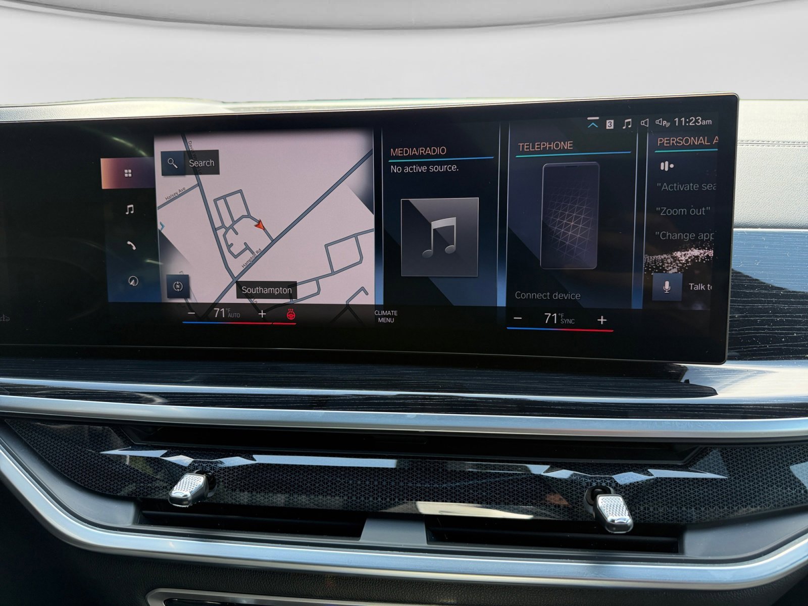 Used 2023 BMW X7 xDrive40i w/ Executive Package AWD/4WD image 14