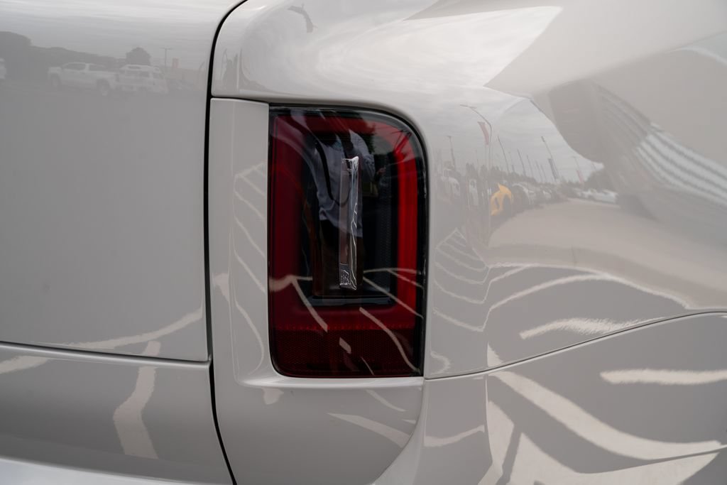 Used 2025 Rolls-Royce Cullinan AWD/4WD image 14