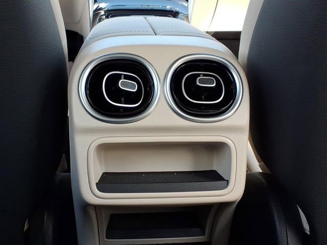 Used 2023 Mercedes-Benz C 300 Sedan image 33