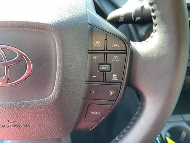 Used 2025 Toyota Prius LE image 30