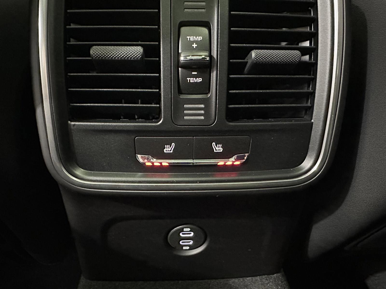 New 2025 Porsche Macan Turbo image 36